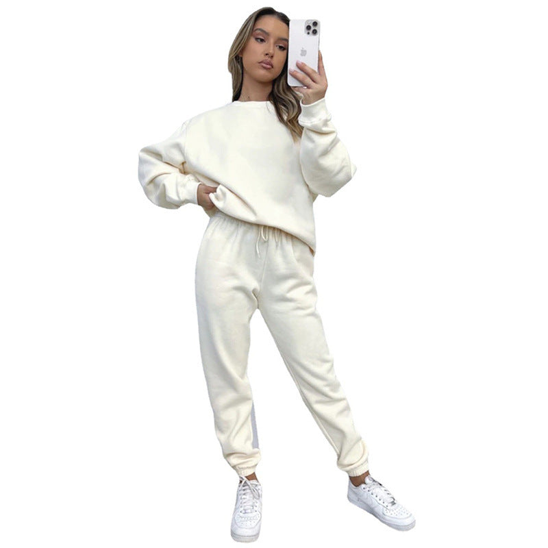 Ladies comfortable sweatshirt and jogging pants leisure ensemble Lune London