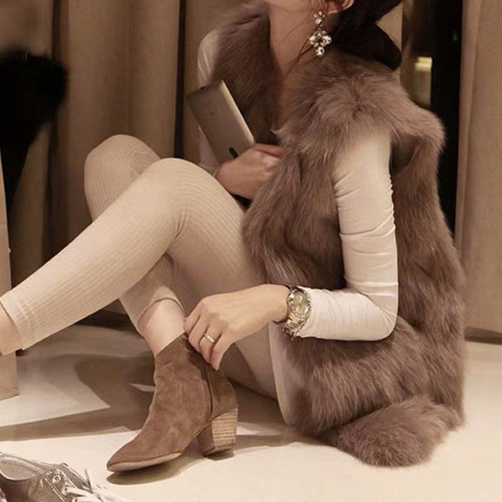 Women Elegant Faux Fur Vest with Trendy Chic Cut and Style