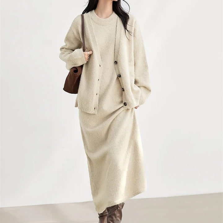 Cardigan pour femme avec décolleté en V profond et matériau doux Chic & Stil