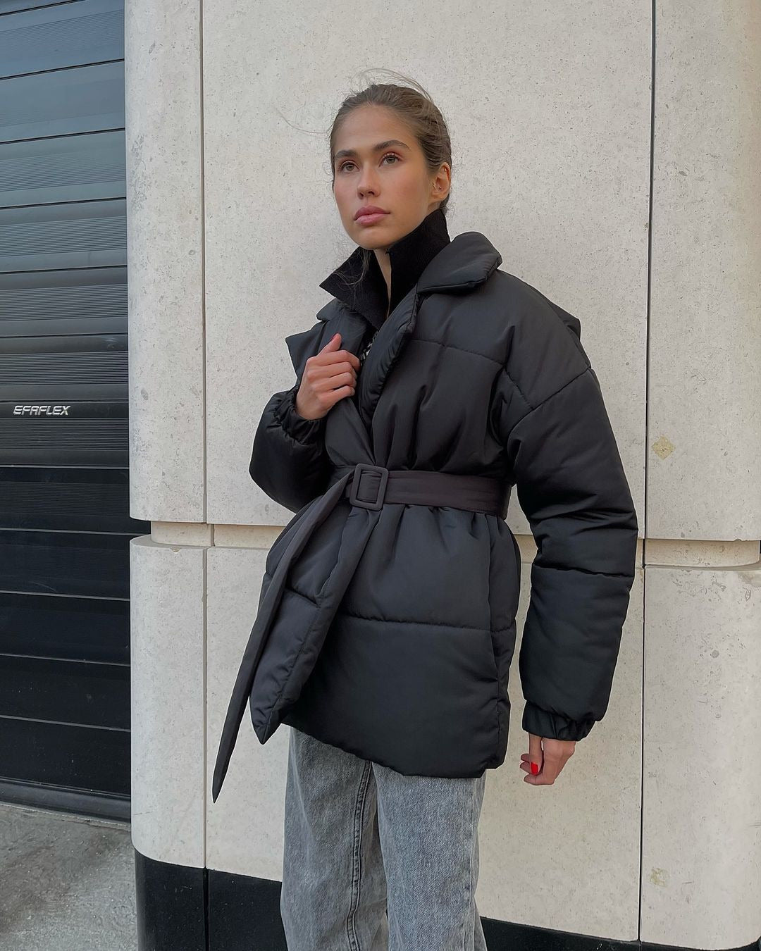 Trendy short women's parka with cinched belt Lune London
