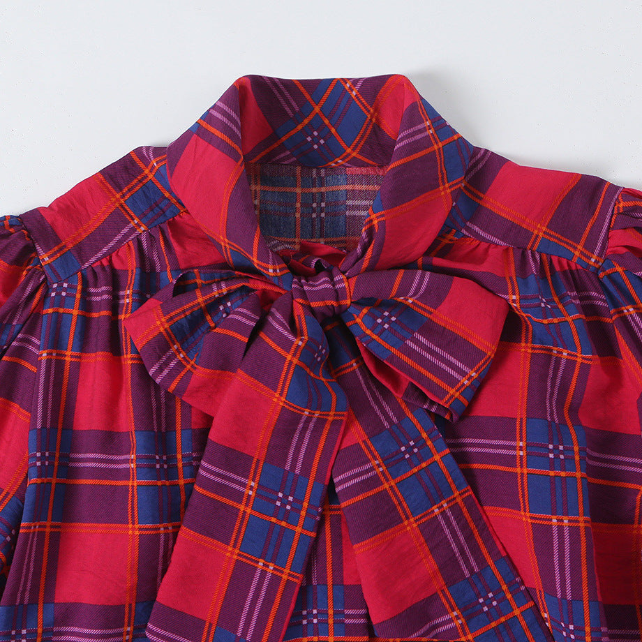 Ladies bow blouse with check pattern, voluminous sleeves and wide cuffs