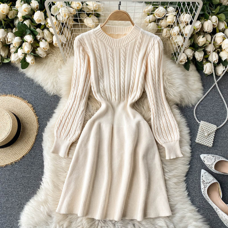 Robe tricotée pour femmes avec structure en câble et ourlet évasé Chic & Stil