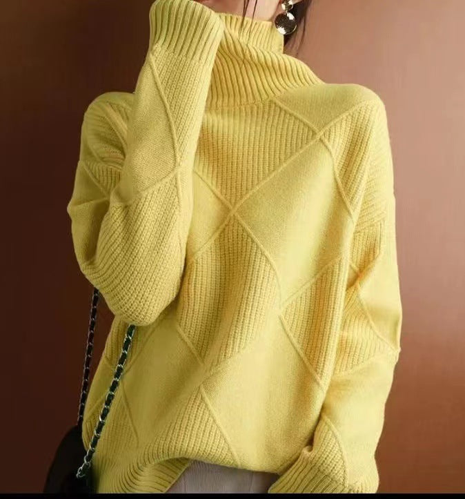 Chunky knit sweater for ladies with an elegant turtleneck and a textured pattern Lune London