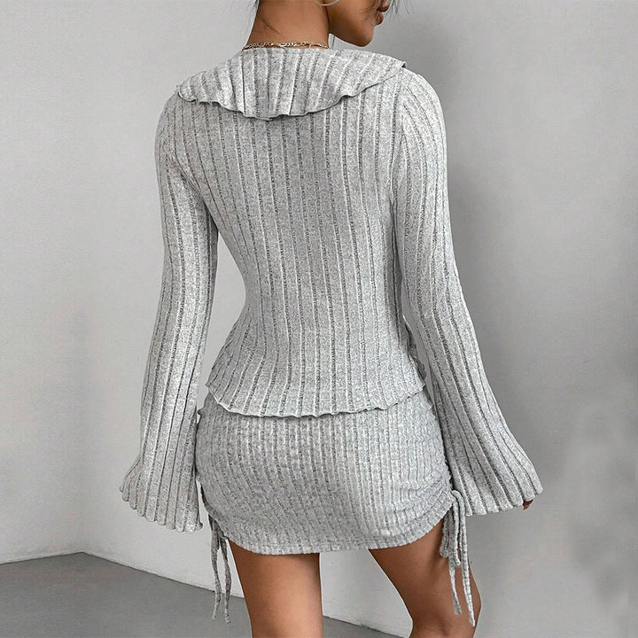 Ensemble pour femmes avec haut à volants et jupe moulante Chic & Stil