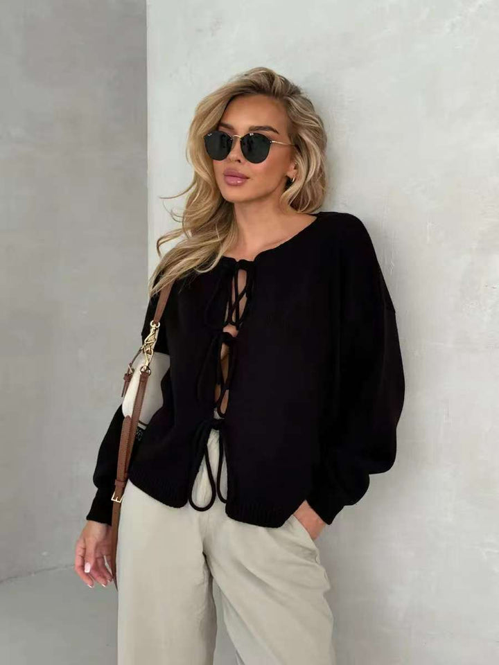 Sweater en tricot décontracté pour femmes avec laçage décoratif et coupe large Chic & Stil