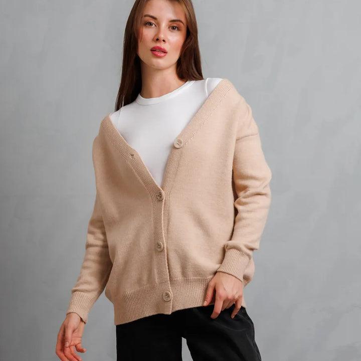 Cardigan féminin confortable avec design à boutons Chic & Stil