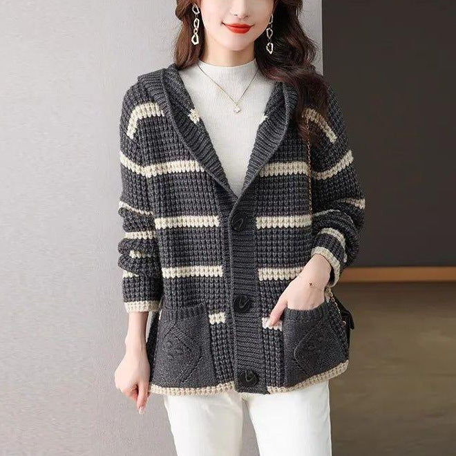 Cardigan pour femmes avec capuche et motif à carreaux décoratif Chic & Stil