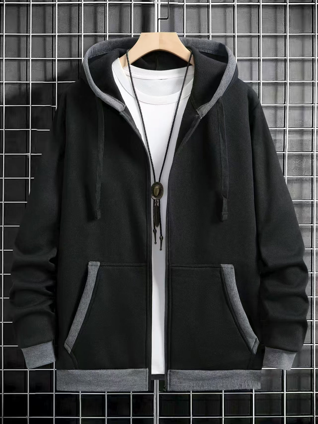 Men's comfortable hooded sweatshirt with zipper and handy pockets Lune London