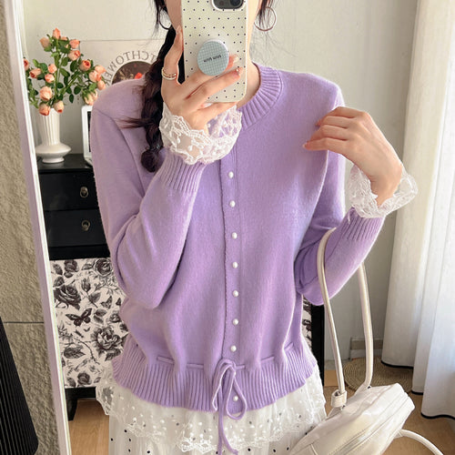 Cardigan pour femmes avec dentelle et détails de boutons Chic & Stil