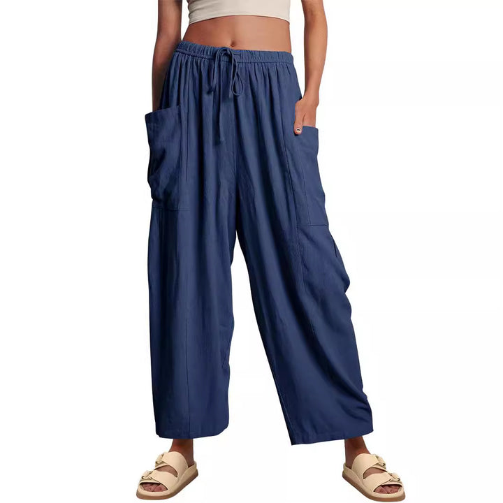 Comfortable linen pants for ladies with practical side pockets Lune London
