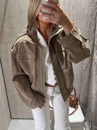 Trendy utility jacket for women with practical pockets and high collar Amarae