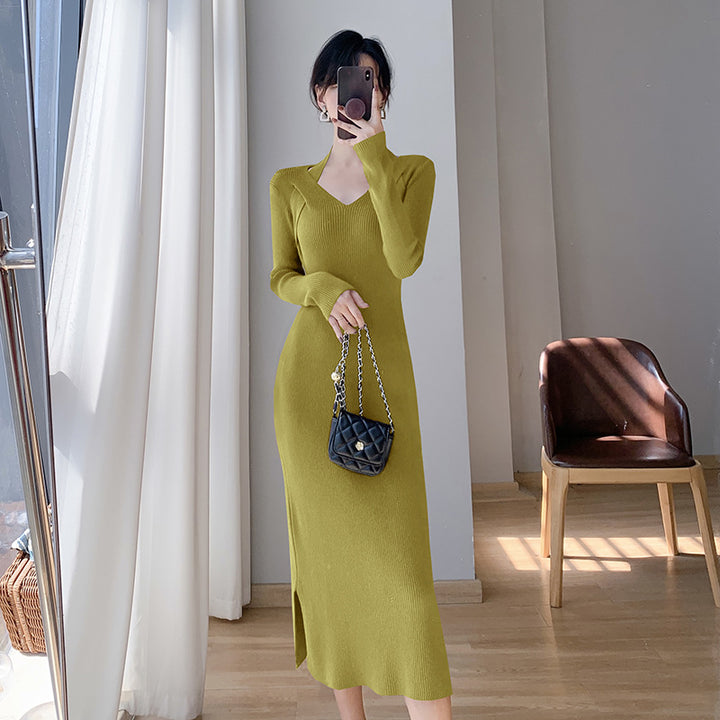 Robe en tricot pour femmes avec décolleté en V et fentes sur les côtés Chic & Stil