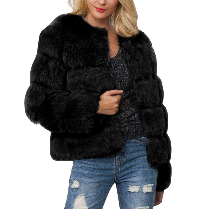 Ladies trendy faux fur jacket with voluminous sleeves and a luxurious cut Lune London