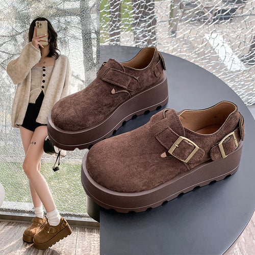 Women’s clogs with trendy buckle design and cushioned sole Amarae