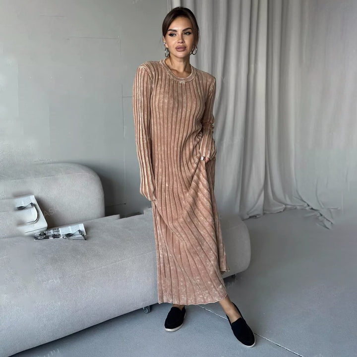 Maxi dress for women with striped structure and elegant cut Lune London