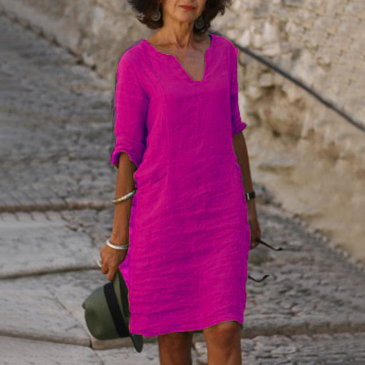 Linen dress for women with a relaxed fit and elegant V-neck Lune London