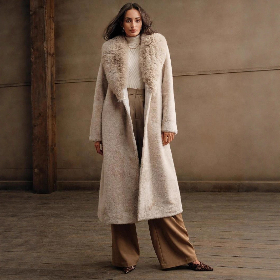 Luxury faux fur coat for women with elegant collar Lune London