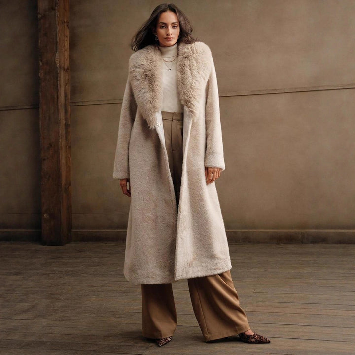 Luxury faux fur coat for women with elegant collar Lune London