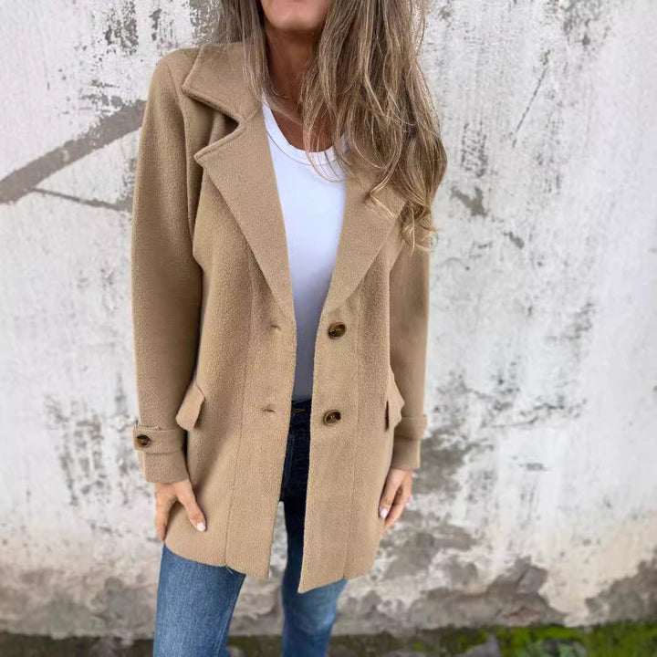 Lune London | Women's timeless wool blazer with practical lapel collar and pockets