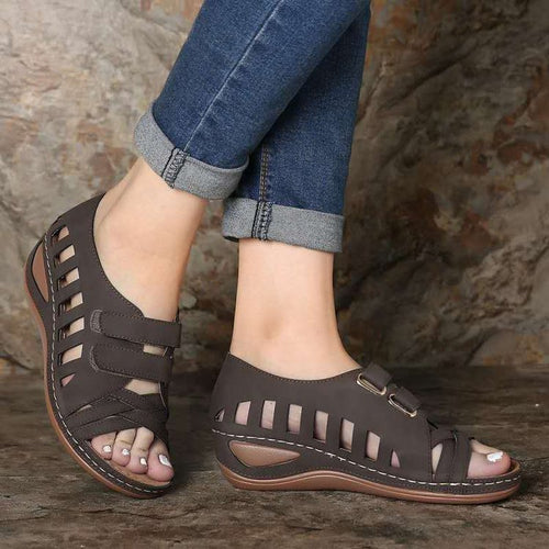 Women's comfortable clogs with adjustable straps and an anatomical chair Amarae