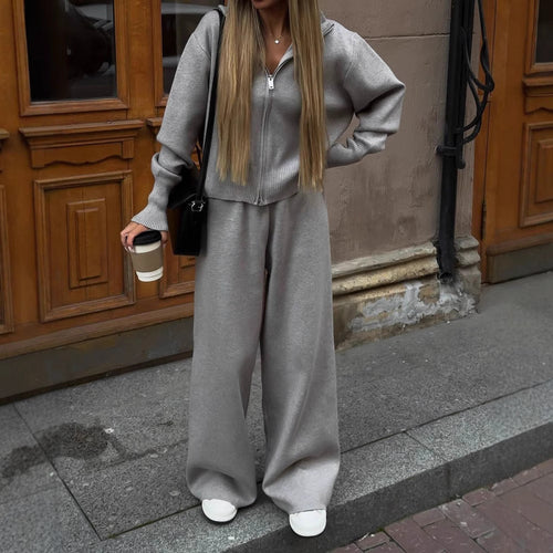 Women's sporty knit lounge set with full zip and elastic waistband Amarae