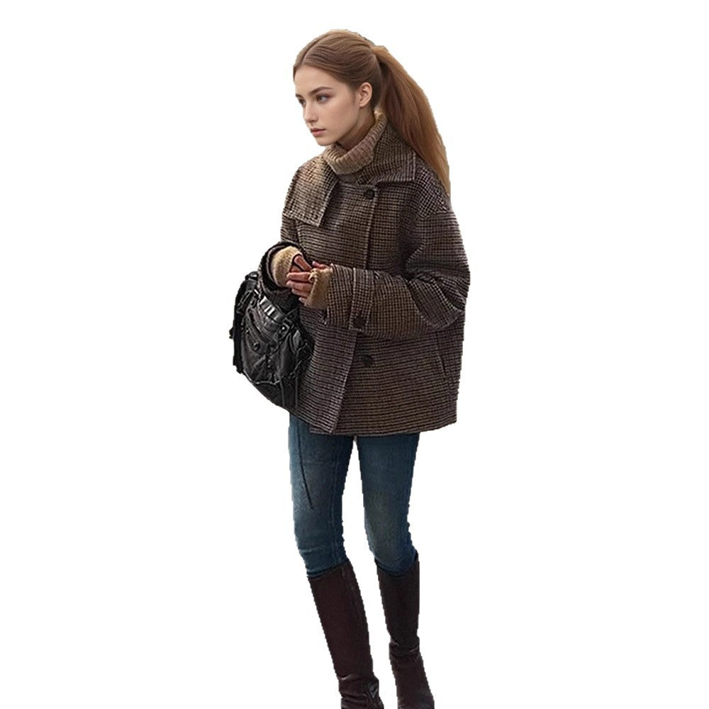 Women's short jacket in houndstooth pattern with double-breasted button placket, high stand-up collar, and balloon sleeves Amarae
