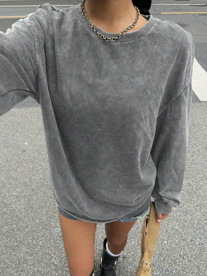 Casual sweatshirt for women with oversized fit and soft material Lune London