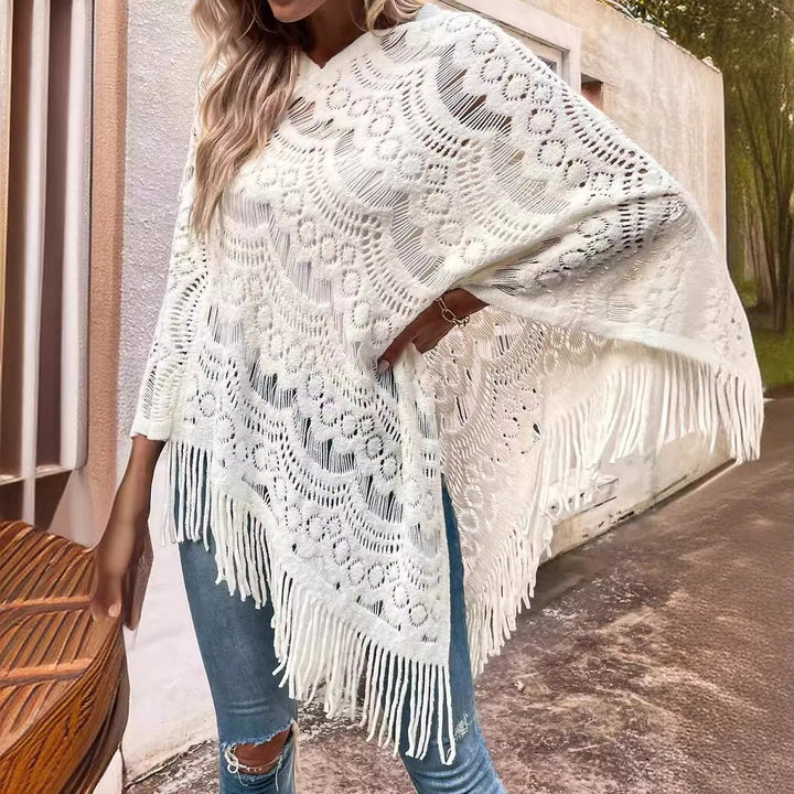 Ladies elegant poncho with decorative lace pattern Lune London
