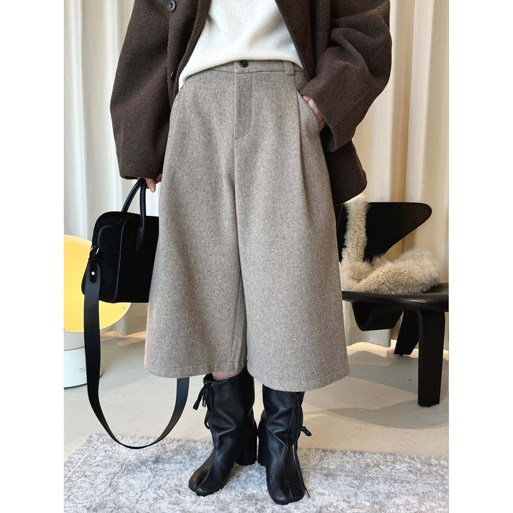Women High-Waisted Culotte Pants made of Wool Blend with Pleat Amarae