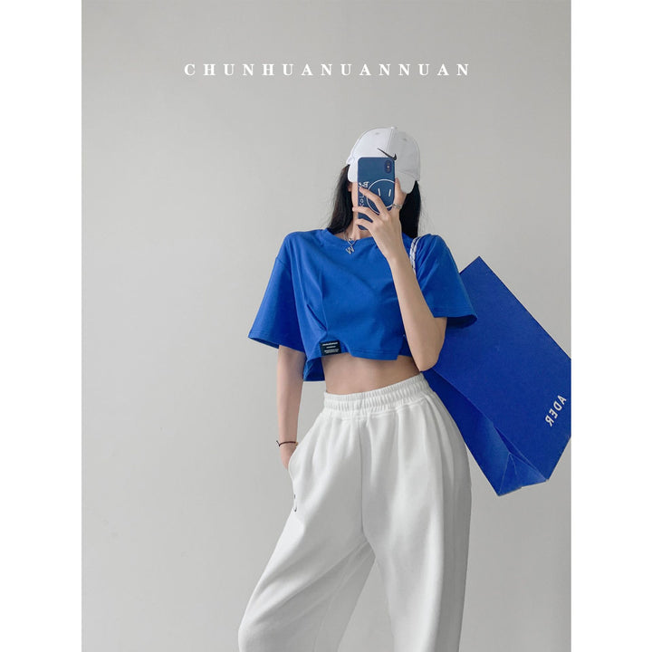 Women cropped leisure top with casual cut and elastic hem Lune London