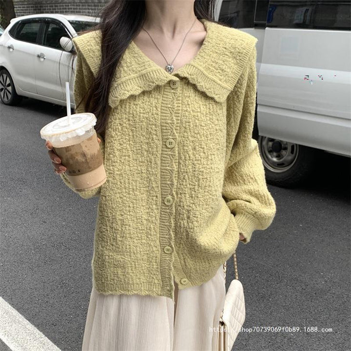 Ladies soft and structured cardigan with large collar Lune London