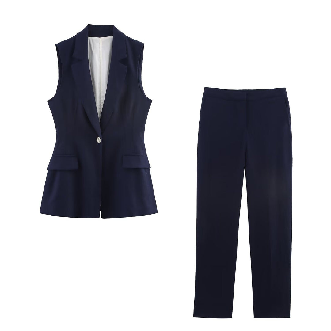 Women straight-cut fabric trousers with smooth waistband and classic silhouette Amarae