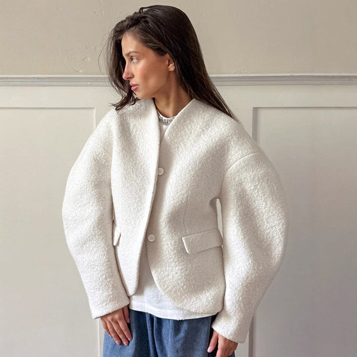 Trendy wool jacket for women with soft fabric and casual fit Lune London