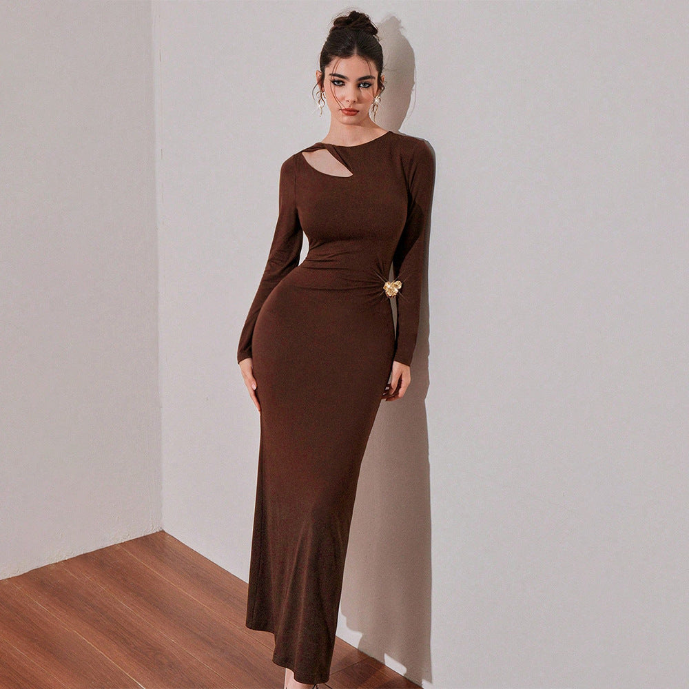 Robe maxi femme avec décolleté asymétrique et drapage sexy Chic & Stil