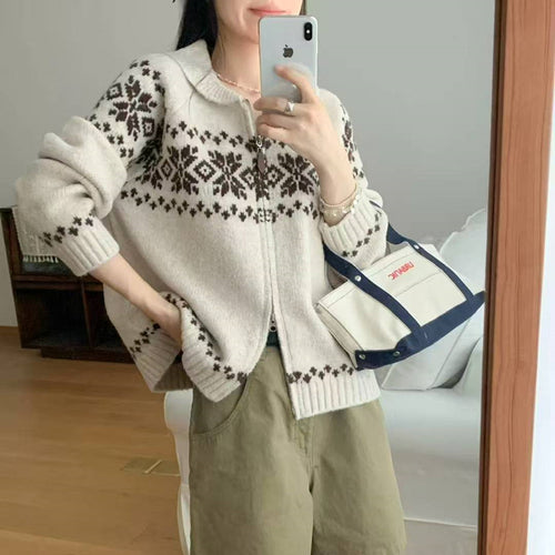 Ladies' cardigan with a modern Norwegian pattern and a high collar Amarae