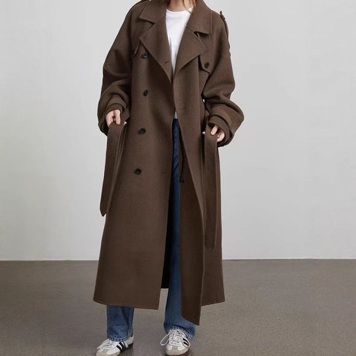 Elegant and stylish trench coat for women with adjustable belt Lune London