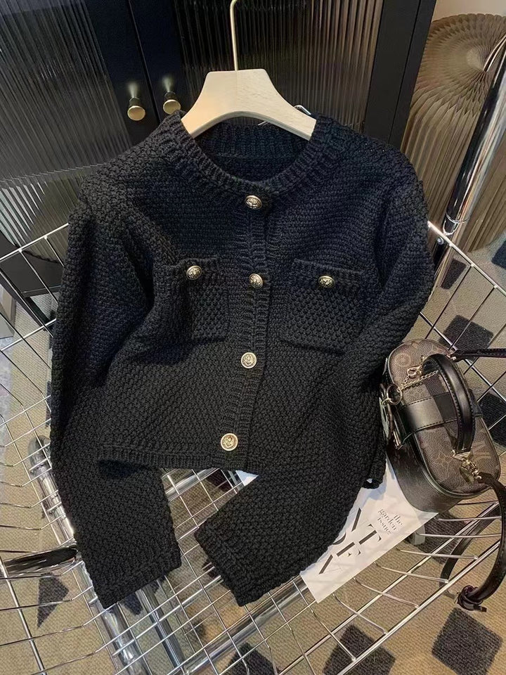 Gilet pour femmes avec des boutons décoratifs et des poches intégrées Chic & Stil