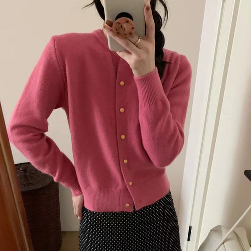 Cardigan femme avec des détails de boutons élégants et un matériau doux Chic & Stil