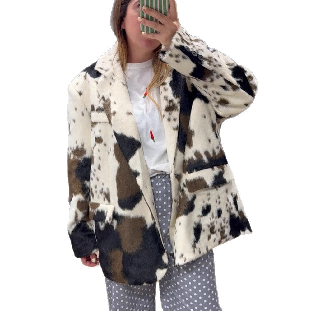 Women's short faux fur jacket in spotted pattern with shawl collar, wooden buttons & patch pockets Amarae