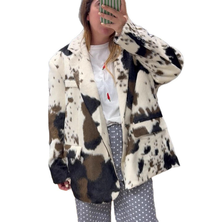 Women's short faux fur jacket in spotted pattern with shawl collar, wooden buttons & patch pockets Amarae
