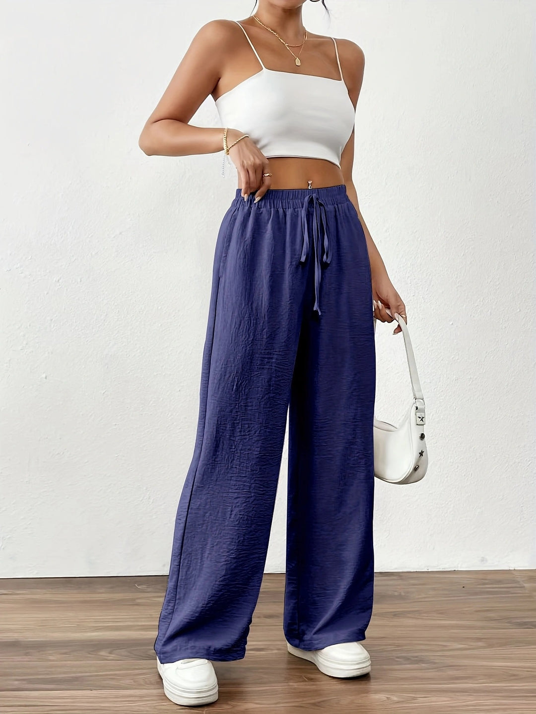 Pantalons larges en chiffon pour femmes avec taille élastique et cordon de serrage Chic & Stil