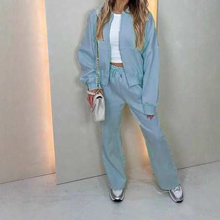 Women's sporty loungewear set with relaxed fit and comfortable materials Lune London
