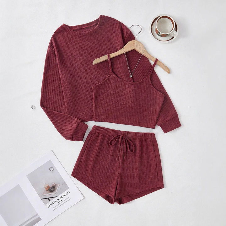 Casual women's pajama set with short top and shorts Lune London