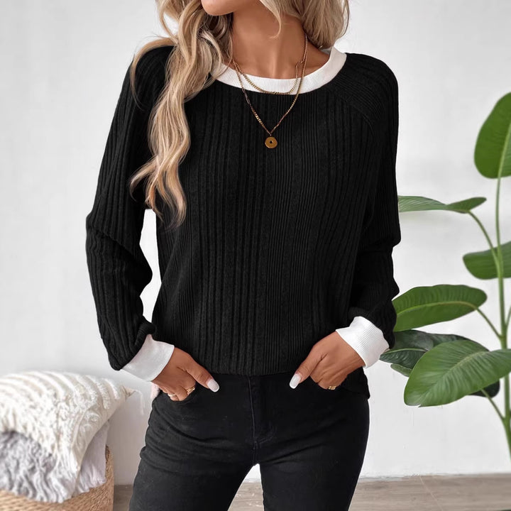 Pull décontracté pour femmes avec un design de tricot en côtes optimal et une bordure contrastante Chic & Stil
