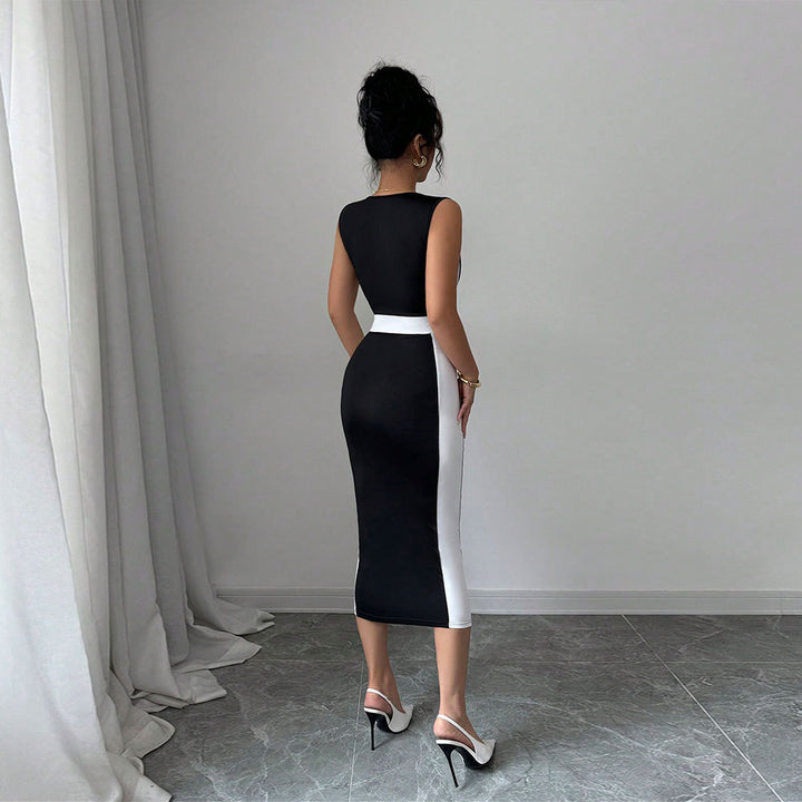 Robe midi ajustée pour femmes avec une coupe contrastée à la mode et des bretelles fines Chic & Stil