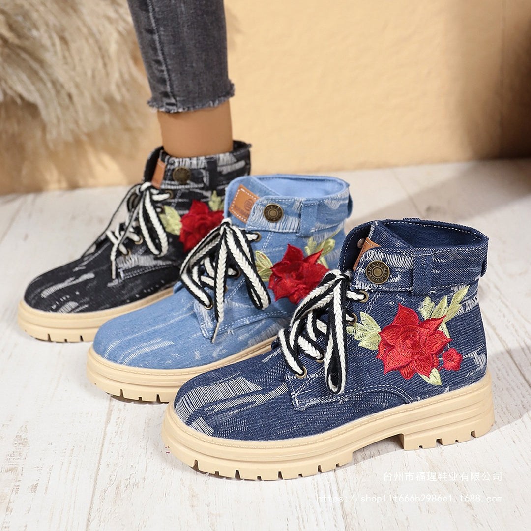 Laced women's boots with floral embroidery and non-slip sole Lune London
