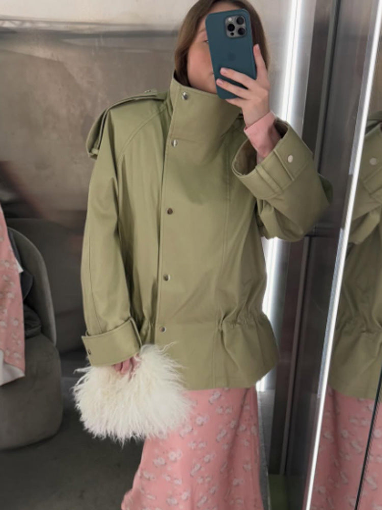 Women's short parka with high stand-up collar, shoulder flaps and adjustable drawstring Amarae