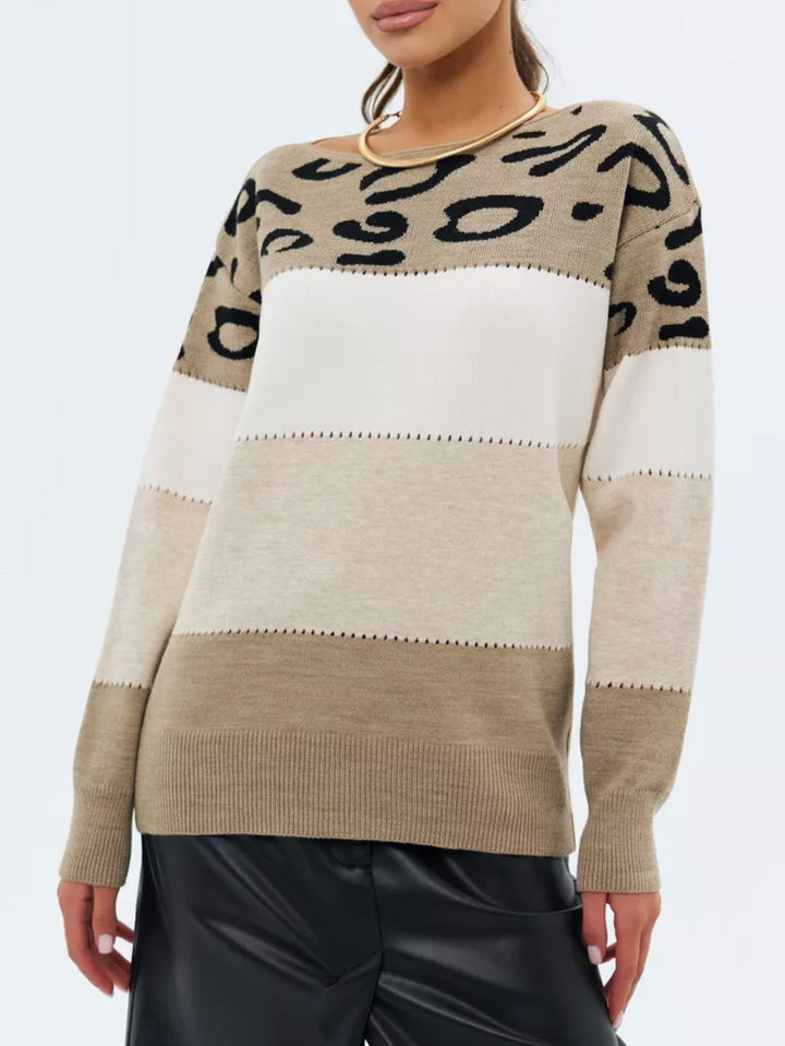 Chic and stylish oversized sweater for women with leopard print