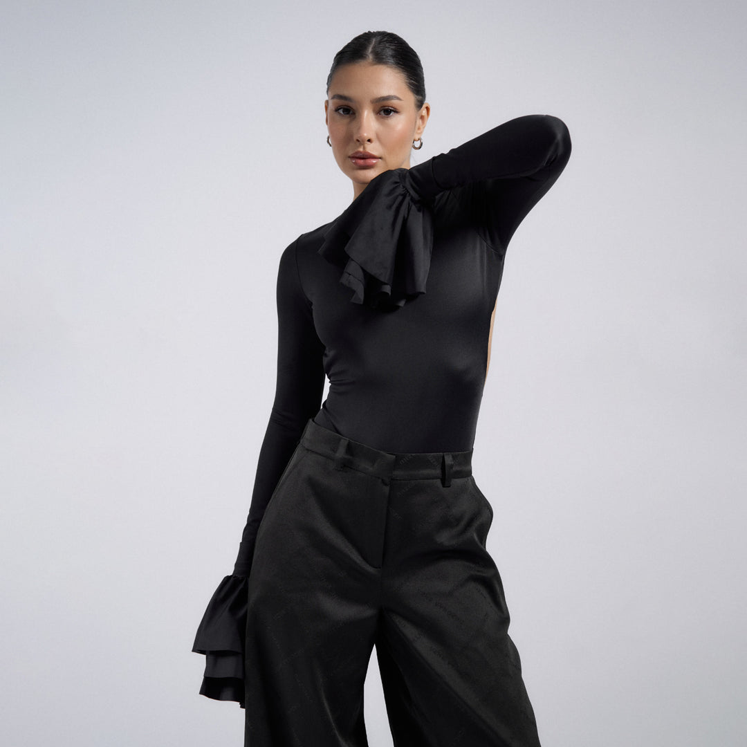 Long sleeve top for women with an open back and voluminous sleeves Lune London