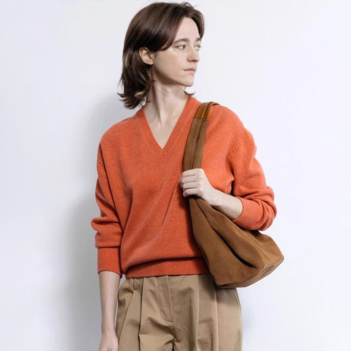 Pull décontracté pour femmes en V en matériau doux Chic & Stil